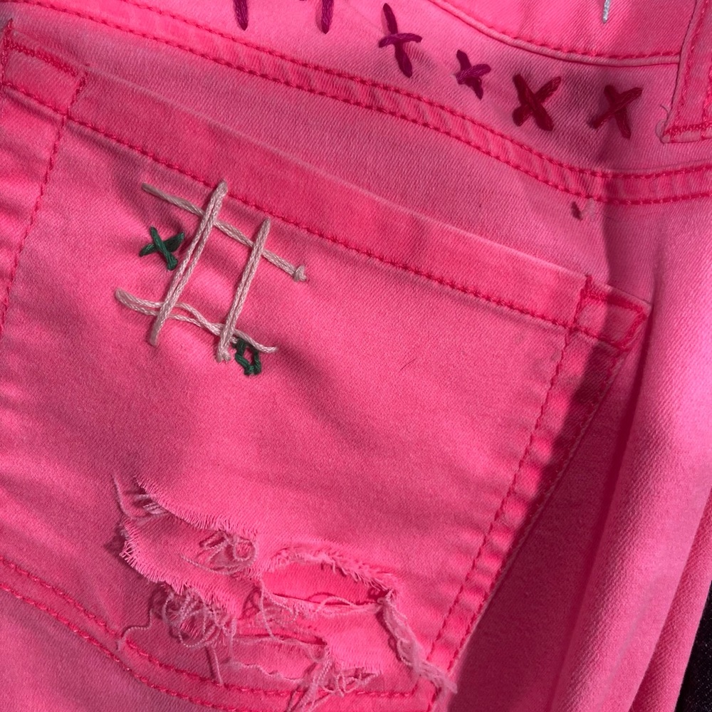 Cute, bright pink jeans, added embroidery touches & distressed…cute cute - Picture 5 of 6